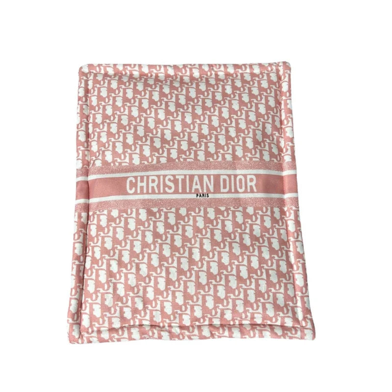 Weiches Plaid mit beigem Aufdruck