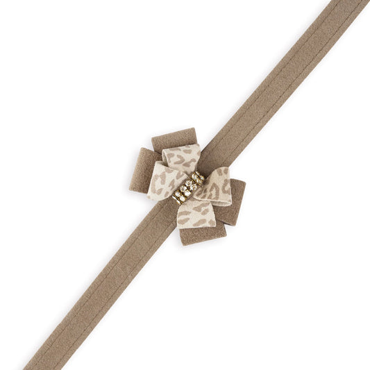 Susan Lanci | Baby Cheetah with Gold Giltmore Double Nouveau Bow Leash