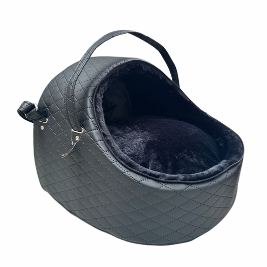 EH GIA Car Igloo Square Black + Black Eco Fur Honden Autostoel, Maat 2