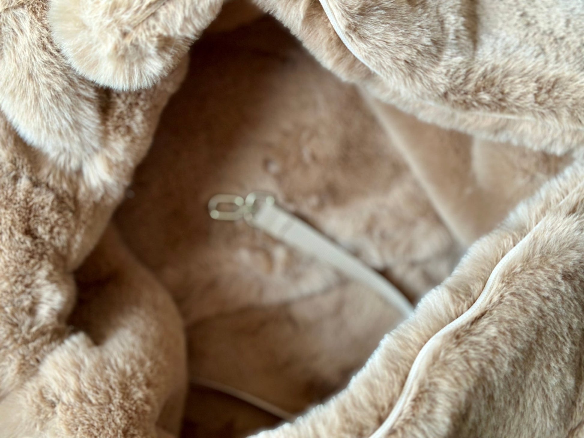 Elite Puppy | Draagzak Fluffy Bruin - Golden Poms